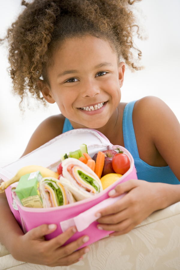 girl with healthy lunch box resized 600
